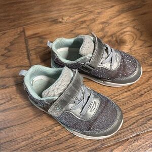 Stride rite Sparkly Gray Kids Sneakers size 8